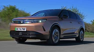 Vauxhall Grandland - front tracking